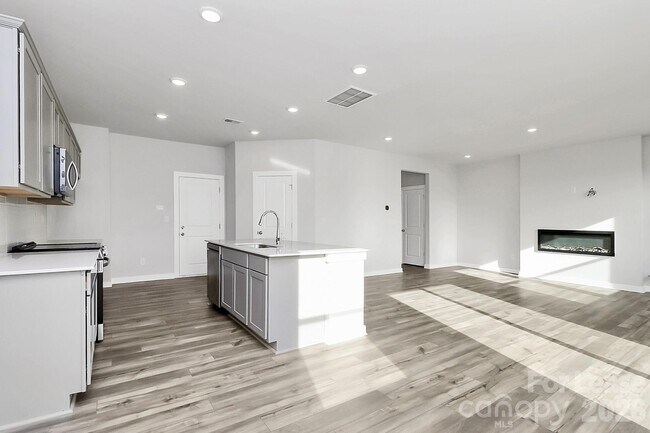 Building Photo - 529 Mountain Vw Dr