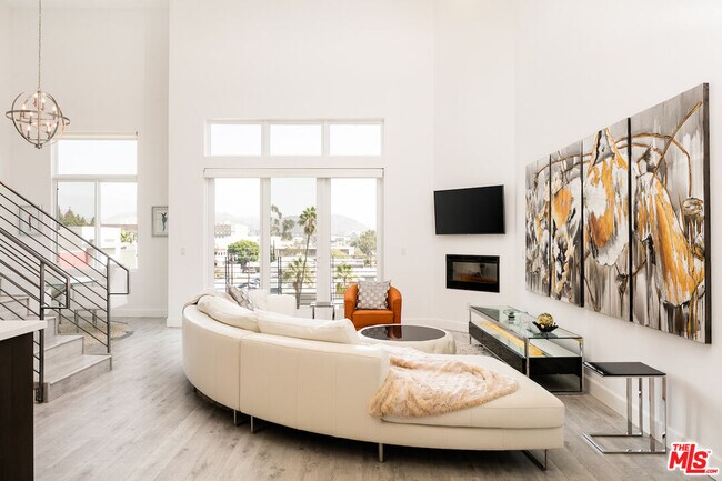 Building Photo - 118 S Kenwood St