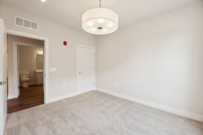 Building Photo - 106 Saint Ives Pl