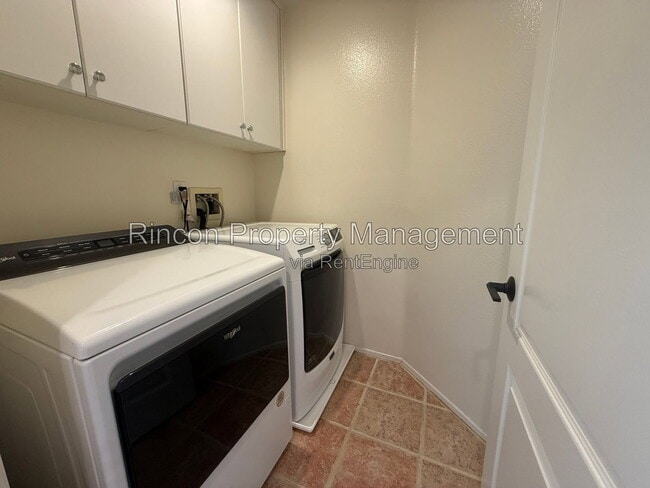 Building Photo - 4763 Templeton St