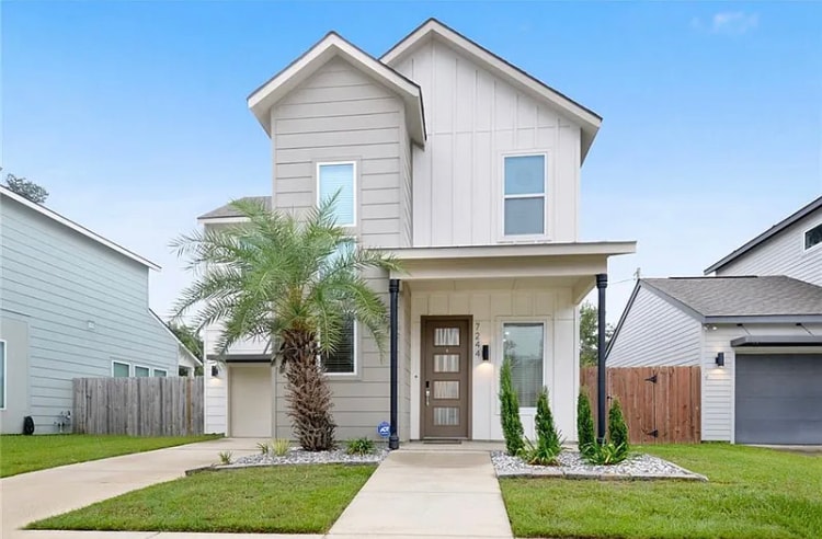 Front - 7244 Kodiak Dr