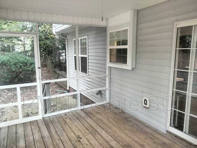 Building Photo - 102 Waterton Way
