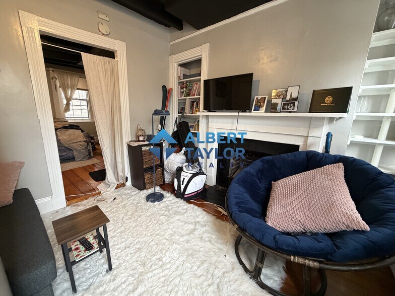 Building Photo - 5 Champney Pl