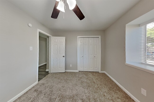 Building Photo - 10723 Forest Leaf Dr