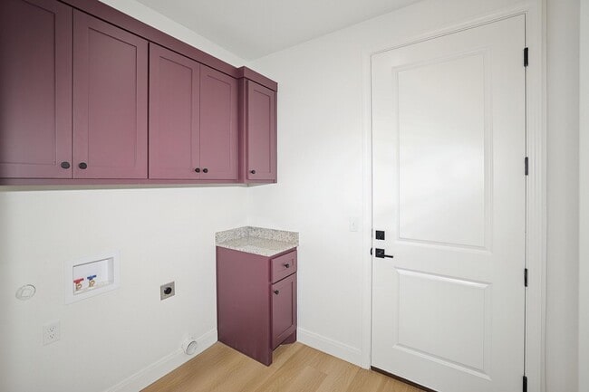 Building Photo - 10424 Tierra Santa Dr