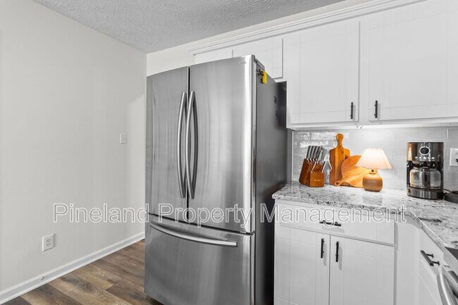 Building Photo - 133 Haywood Dr