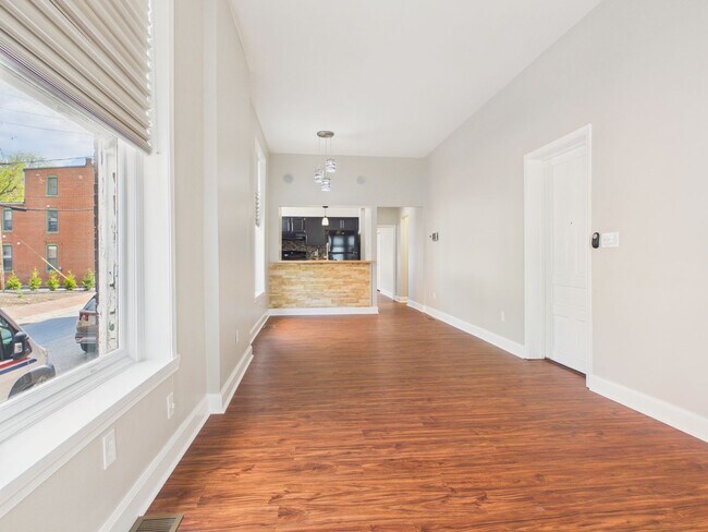 Building Photo - 1017 N Front St