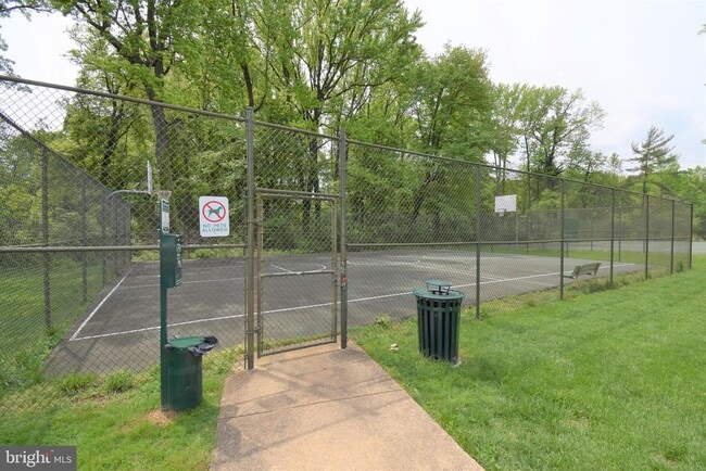 Building Photo - 6621 Wakefield Dr