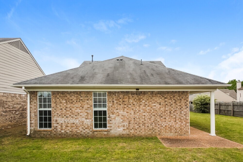 Building Photo - 10218 Cottage Oaks Cove