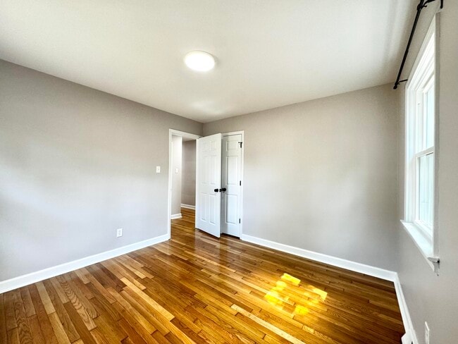Building Photo - 1821 Blue Ridge Dr