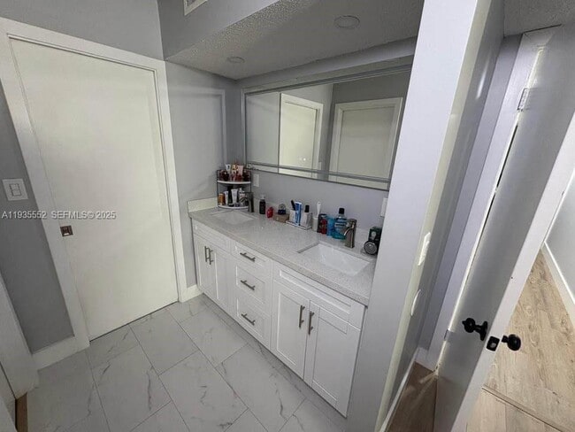 Building Photo - 6841 SW 147th Ave