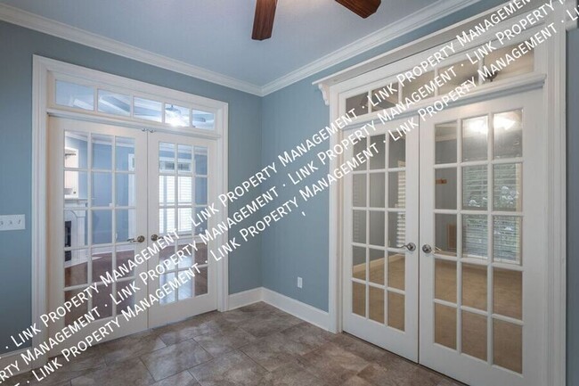 Building Photo - 7655 Lenox Trace Dr