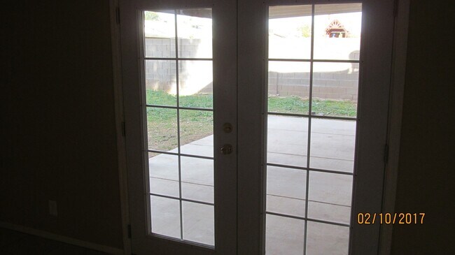 Building Photo - INQUIRE - OPEN HOUSE COMING SOON:   LARGE 4BR/2BA HOUSE, TILE, REMODELED, GREAT LOCATION, NEAR MC...