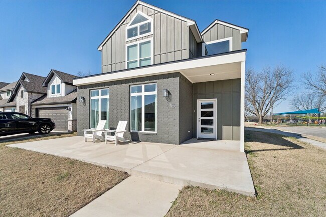 Building Photo - Fully Furnished Home in Broken Arrow