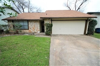 Building Photo - 3206 Spaniel Dr