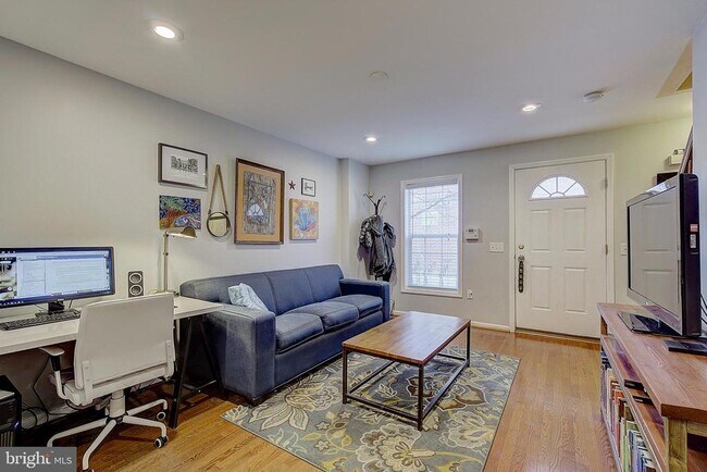 Primary Photo - 2684 Tilton St