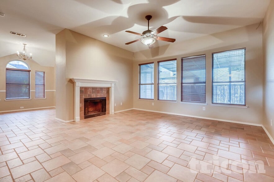 Building Photo - 1801 Pecan View Dr