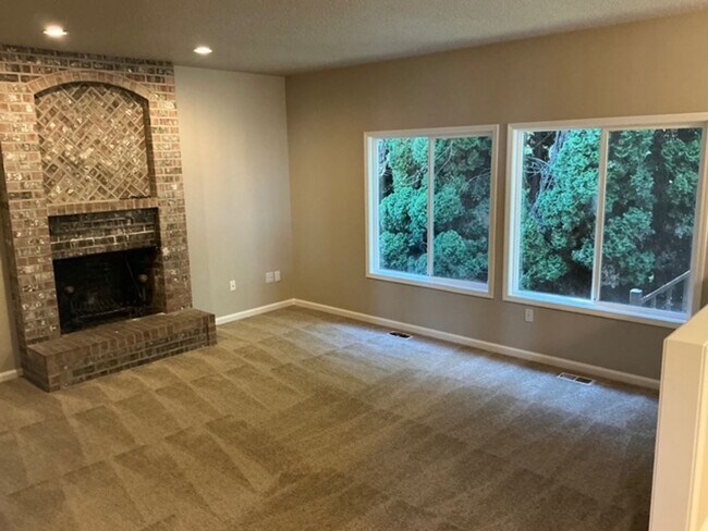 Building Photo - COOPER MOUNTAIN AMAZING VIEW