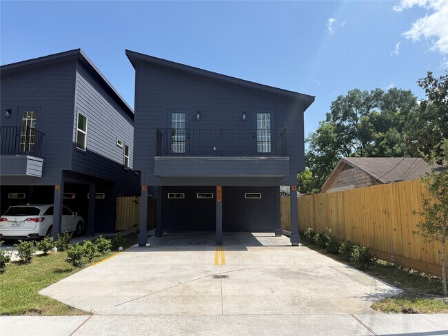 Building Photo - 7428 Laura Koppe Rd