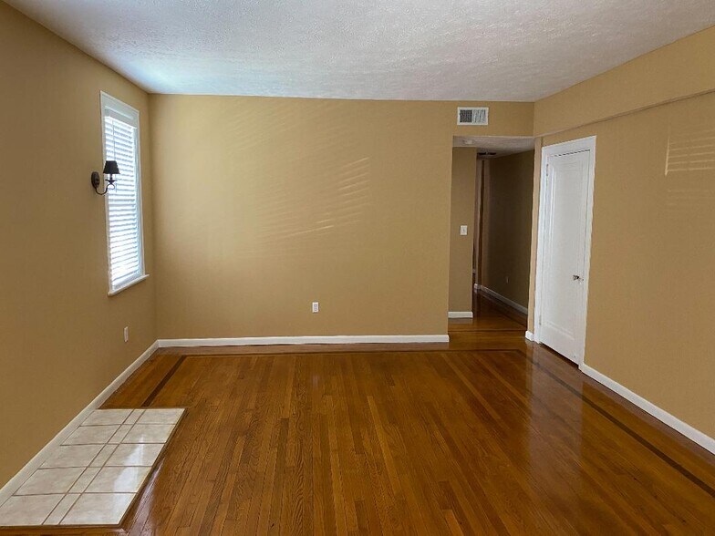 Living Room Hall - 2737 Riverside Ave