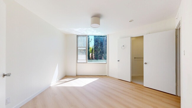 Building Photo - 1507 Carol-105A