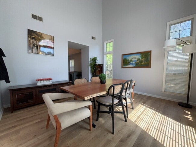 Building Photo - 1009 Ariel Ct