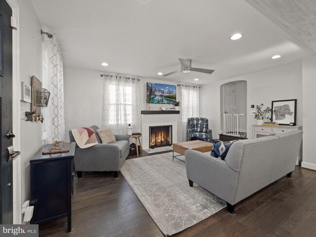 Building Photo - 2605 Arcola Ave