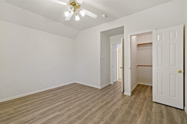 Building Photo - 1010 Sussex Trail