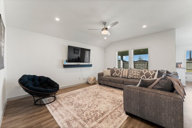Building Photo - 1007 Cotswold Ct