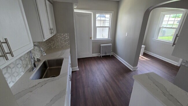 Building Photo - Stunning 4-Bedroom Home with additional Office/Flex Space and Modern Updates in Cleveland Heights