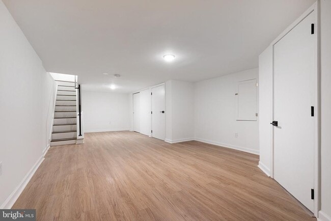 Building Photo - 1830 Montrose St