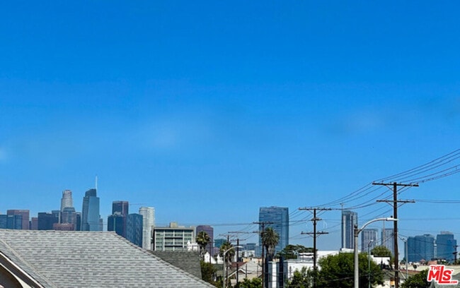 Building Photo - 1157 Irolo St