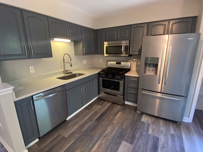 Building Photo - 754 Pine Drift Dr