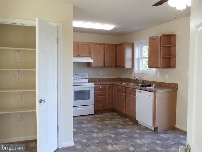 Building Photo - 17972 Wide Bay Way