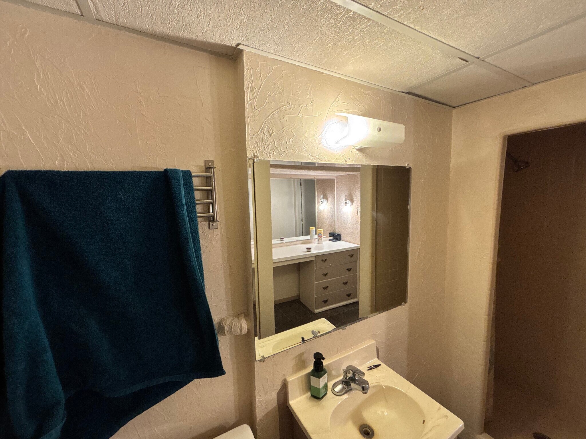 Building Photo - 4331 Sadie Ln