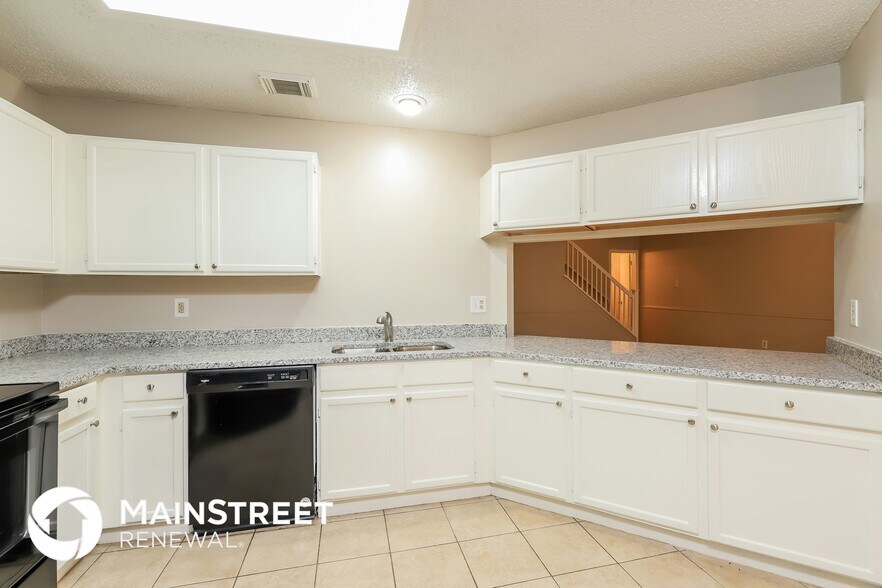 Building Photo - 13406 Forum Rd