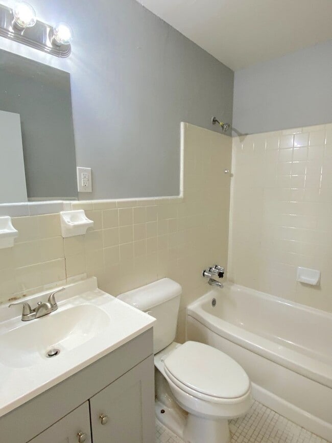 Building Photo - 4547 Angel Ave