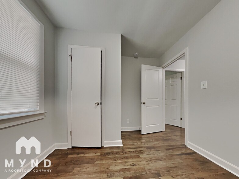 Building Photo - 1720 Finchley Dr