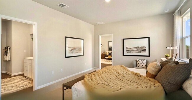 Building Photo - 611 Bluffview Dr.