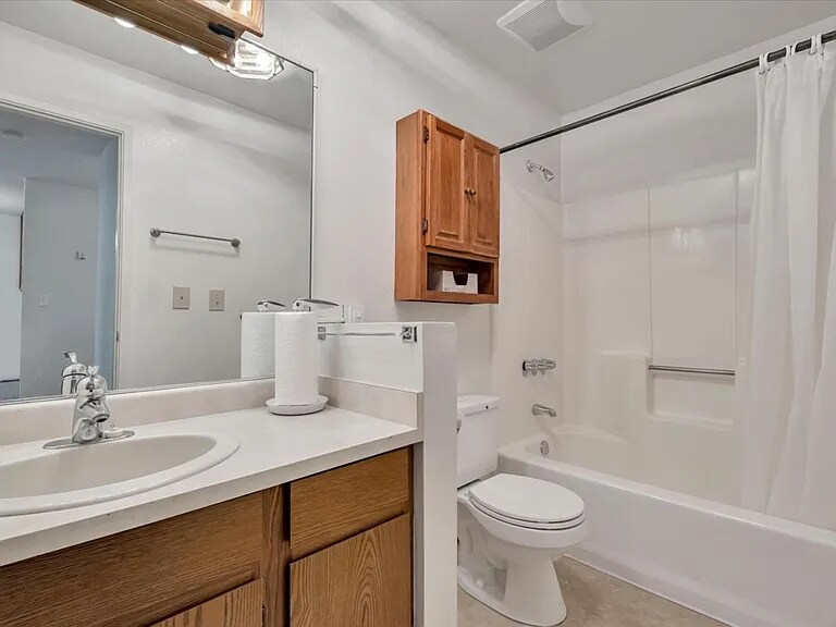 Building Photo - 106 Vista Prieta Ct