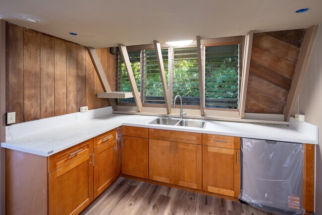 Building Photo - 3270 Huelani Dr