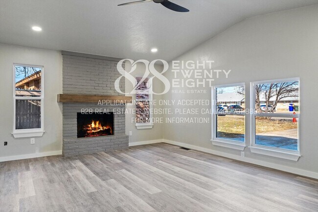 Building Photo - *COMING 7/9/2026!*  Beautiful 3 Bed/2 Bath Duplex Less Than 1 Mile from Campus!