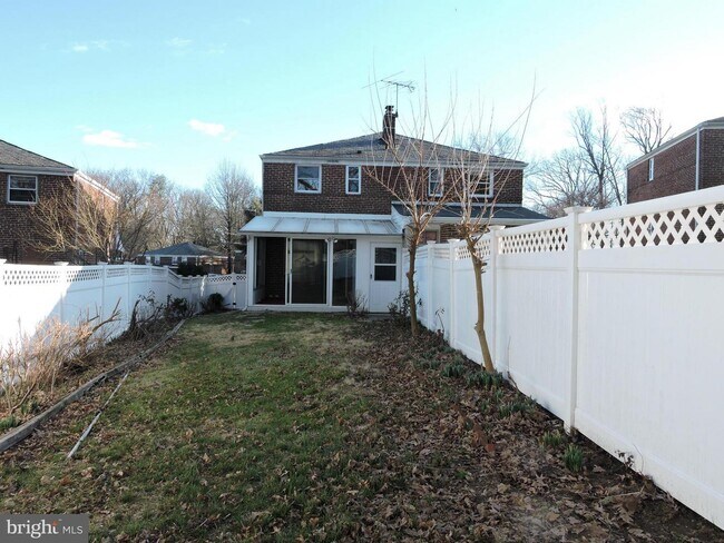 Building Photo - 1610 Mussula Rd