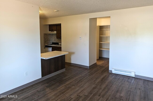 Building Photo - 8469 E Yavapai Rd