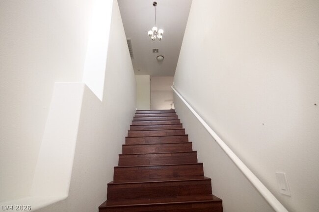 Building Photo - 704 Peachy Canyon Cir