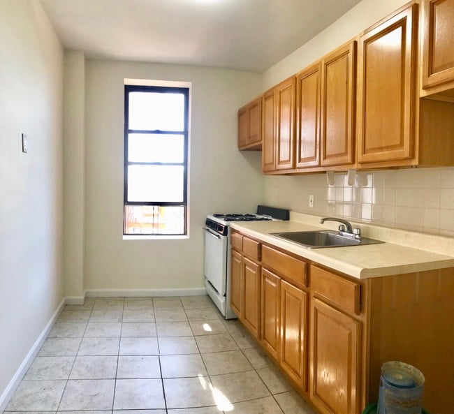 Building Photo - 114 Albemarle Rd