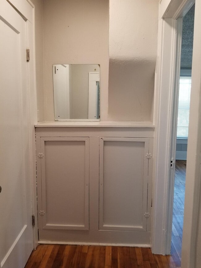 Building Photo - 702 S Washington St