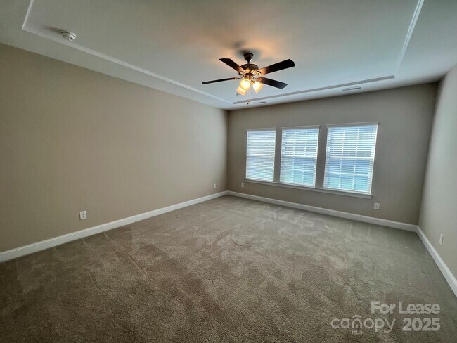 Building Photo - 15531 Laverack Ln