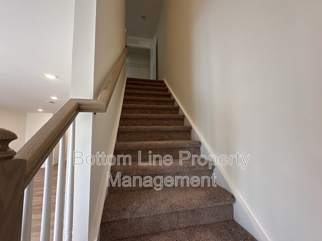 Building Photo - 5278 Maynard Hl Dr