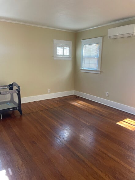 Building Photo - 515 S Indiana St